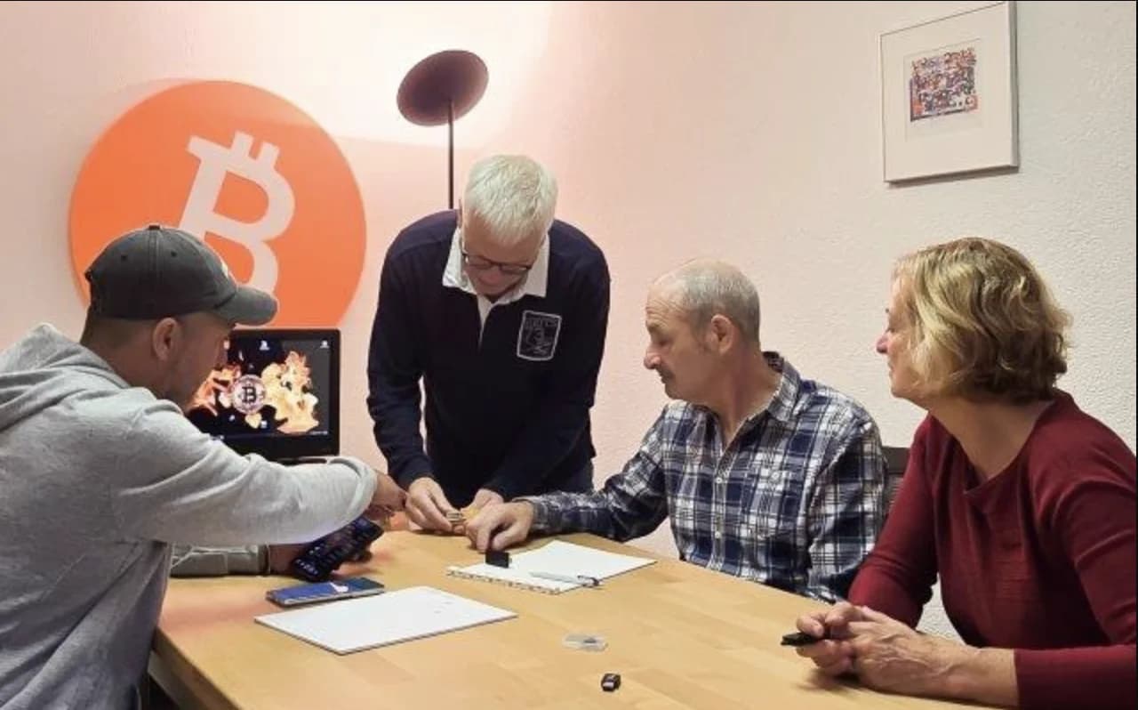 Jürg Kradolfer persönliche Bitcoin-Beratung im Büro